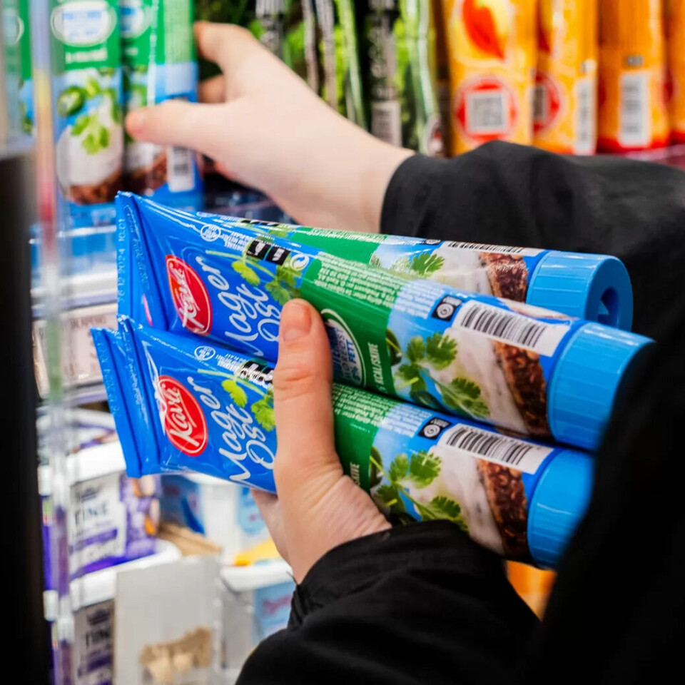 Prisene står stille eller faller på en rekke varer hos Rema 1000 og Coop Extra. Prisene står stille eller faller på en rekke varer hos Rema 1000 og Coop Extra.