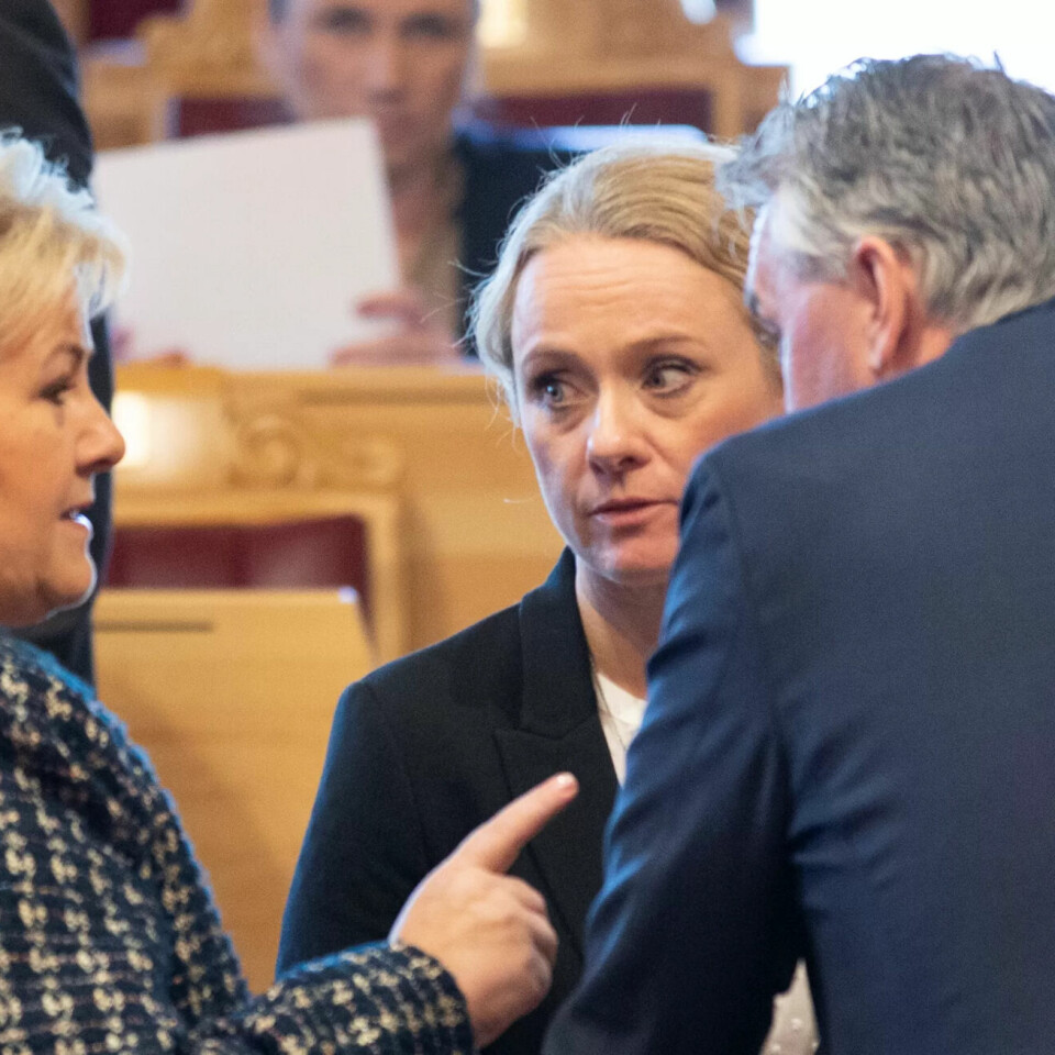 Både statsminister Erna Solberg (H) og arbeids- og sosialminister Anniken Hauglie (H) har varslet full opprydning etter trygdeskandalen. Både statsminister Erna Solberg (H) og arbeids- og sosialminister Anniken Hauglie (H) har varslet full opprydning etter trygdeskandalen.