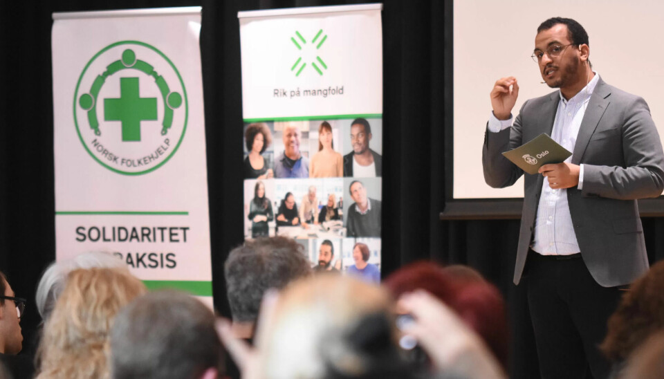 DISKRIMINERING ER SOM GIFT: Byråd Omar Samy Gamal slår fast at diskriminering er som gift på enhver arbeidsplass og i ethvert miljø. – Diskriminering gjør at det mest verdifulle vi har – tillit – forvitrer, påpekte han. DISKRIMINERING ER SOM GIFT: Byråd Omar Samy Gamal slår fast at diskriminering er som gift på enhver arbeidsplass og i ethvert miljø. – Diskriminering gjør at det mest verdifulle vi har – tillit – forvitrer, påpekte han.