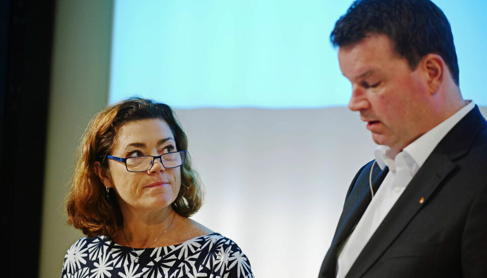 FELLES INNSPILL: NHO-direktør Kristin Skogen Lund og 2. nestleder i LO, Hans-Christian Gabrielsen, leverte i dag sine innspill til hvordan Norge skal bli et lavutslippssamfunn og samtidig sikre vekst og arbeidsplasser. FELLES INNSPILL: NHO-direktør Kristin Skogen Lund og 2. nestleder i LO, Hans-Christian Gabrielsen, leverte i dag sine innspill til hvordan Norge skal bli et lavutslippssamfunn og samtidig sikre vekst og arbeidsplasser.