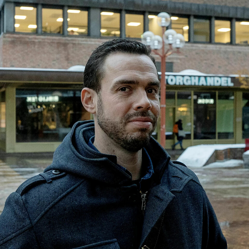 HTV: Erik Borgersrud er hovudtillitsvald for Fagforbundet på Nav Gamle Oslo. – Dyrtid i samfunnet fører til auka utgifter til sosialhjelp. Samtidig kjem det mange flyktninger som treng vår assistanse, dette utfordrar oss. Vi må jobbe effektivt og godt innan dei økonomiske rammene vi har. HTV: Erik Borgersrud er hovudtillitsvald for Fagforbundet på Nav Gamle Oslo. – Dyrtid i samfunnet fører til auka utgifter til sosialhjelp. Samtidig kjem det mange flyktninger som treng vår assistanse, dette utfordrar oss. Vi må jobbe effektivt og godt innan dei økonomiske rammene vi har.