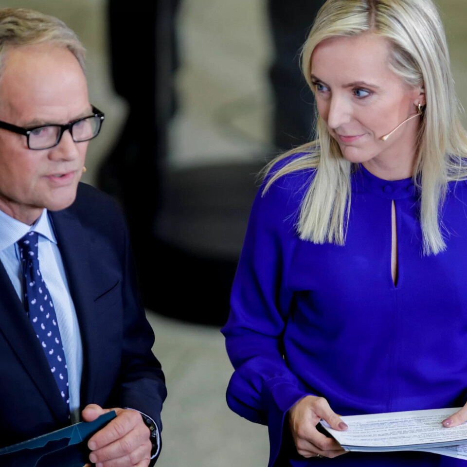 Her er Magnus Takvam i sving under valgnatta 2019 sammen med Yvonne Fondenes fra TV2. Her er Magnus Takvam i sving under valgnatta 2019 sammen med Yvonne Fondenes fra TV2.