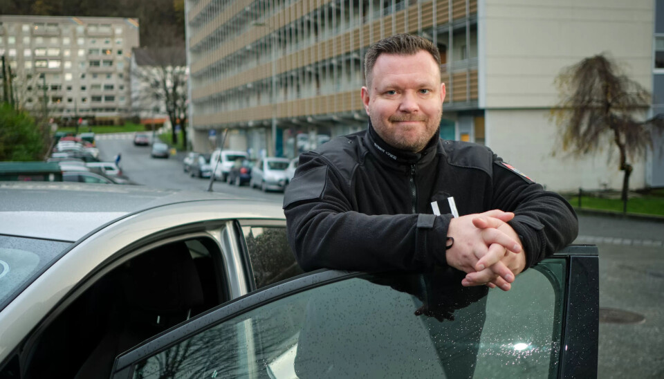 YDMYK: – Det er mange skjebner der ute. Vi kan ikke bare forlate noen som lever i elendighet, sier Stian Hansen. Han har alltid i bakhodet at det kunne ha vært ham selv eller noen han er glad i som levde slik. YDMYK: – Det er mange skjebner der ute. Vi kan ikke bare forlate noen som lever i elendighet, sier Stian Hansen. Han har alltid i bakhodet at det kunne ha vært ham selv eller noen han er glad i som levde slik.