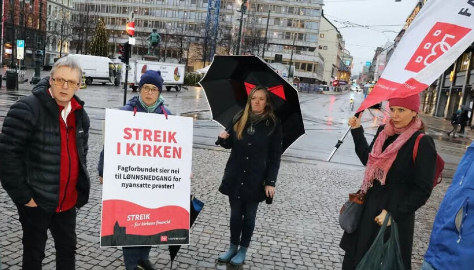 Fagforbundets nestleder Odd Haldgeir Larsen er fornøyd med resultatet som avsluttet kirkestreiken. Fagforbundets nestleder Odd Haldgeir Larsen er fornøyd med resultatet som avsluttet kirkestreiken.
