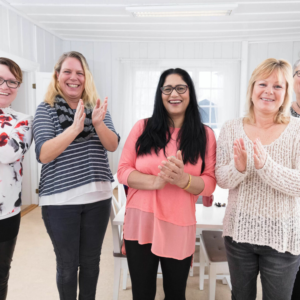 JUBEL: Sissel Bjerkely (nestleder), Lillian Fåland (hovedtillitsvalgt helse), helsefagarbeider Palvi Khanna og Mona Høibråten og leder Ragnhild Bjerkely jubler for faste stillinger. JUBEL: Sissel Bjerkely (nestleder), Lillian Fåland (hovedtillitsvalgt helse), helsefagarbeider Palvi Khanna og Mona Høibråten og leder Ragnhild Bjerkely jubler for faste stillinger.