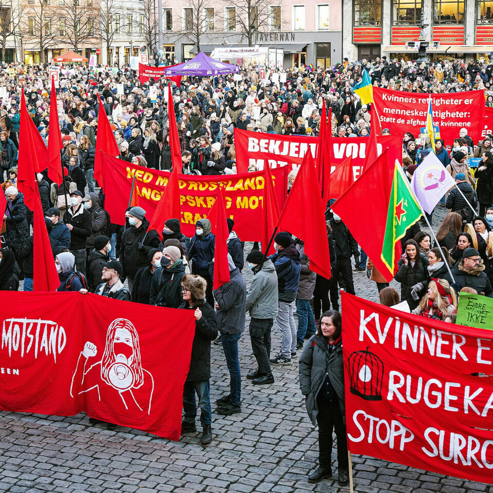 Om lag 8.000 personer deltok i markeringen av 8. mars på Youngstorget i 2022. Om lag 8.000 personer deltok i markeringen av 8. mars på Youngstorget i 2022.