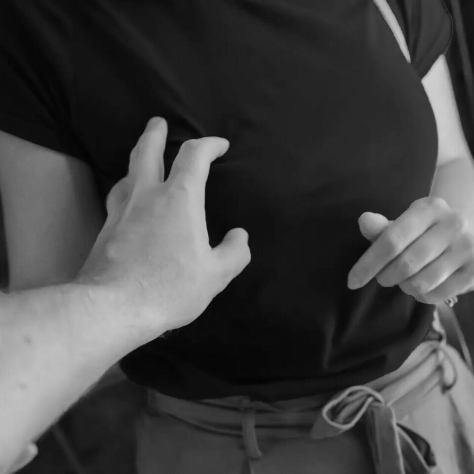En av ti har opplevd eller kjenner noen som har blitt seksuelt trakassert på julebord med jobben. En av ti har opplevd eller kjenner noen som har blitt seksuelt trakassert på julebord med jobben.