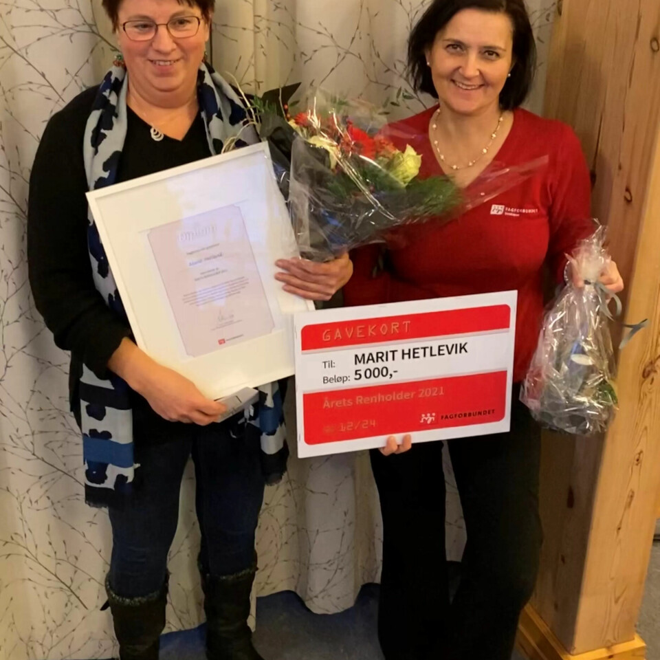 HEDRET I OSTERØY: Marit Hetlevik, renholder ved Osterøytunet, ble kåret til 'Årets renholder' på ettermiddagn på Renholdernes dag. HEDRET I OSTERØY: Marit Hetlevik, renholder ved Osterøytunet, ble kåret til 'Årets renholder' på ettermiddagn på Renholdernes dag.