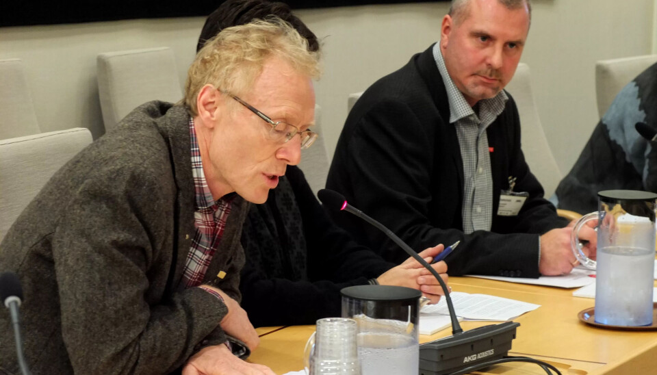 Fellesforbundets Steinar Krogstad og Roger Heimli fra Fagforbundet får legge fram sitt syn i en høring for Stortingets arbeids- og sosialkomité. Fellesforbundets Steinar Krogstad og Roger Heimli fra Fagforbundet får legge fram sitt syn i en høring for Stortingets arbeids- og sosialkomité.