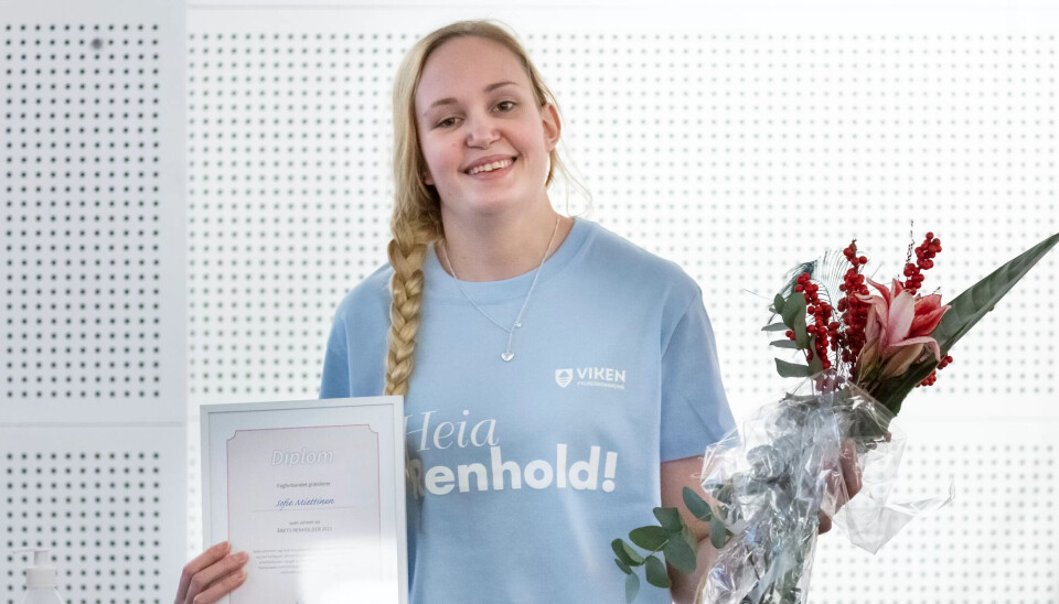 OVERRASKET: Det store renholdearrangementet på Lillestrøm ble avlyst. I stedet fikk Sofie Miettinen beskjed om å møte på Galleri Oslo. Der ventet FAgforbundets ledelse med prisen 'Årets renholder 2021'. OVERRASKET: Det store renholdearrangementet på Lillestrøm ble avlyst. I stedet fikk Sofie Miettinen beskjed om å møte på Galleri Oslo. Der ventet FAgforbundets ledelse med prisen 'Årets renholder 2021'.