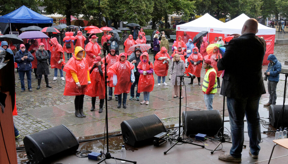 - Om fem dager kan vi ha rødgrønt flertall, ikke bare her i Oslo, men i hele landet. Men da må alle mobilisere, sa Roger Dehlin som er leder i Fagforbundet Oslo. - Om fem dager kan vi ha rødgrønt flertall, ikke bare her i Oslo, men i hele landet. Men da må alle mobilisere, sa Roger Dehlin som er leder i Fagforbundet Oslo.