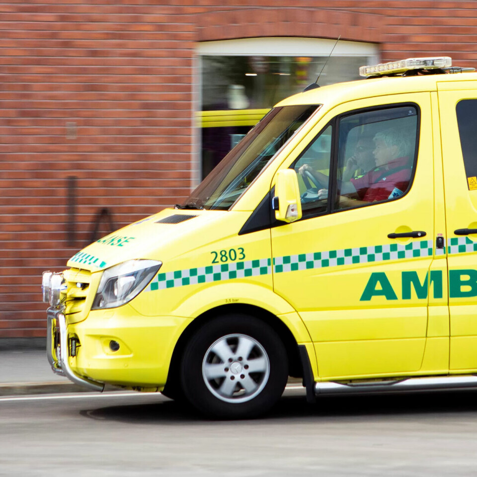 Lærlinger og studenter i ambulansefaget kan se fram til praksis som andreperson i bil. Lærlinger og studenter i ambulansefaget kan se fram til praksis som andreperson i bil.