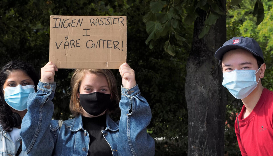 DEMONSTRERTE: Fra venstre, studentene Aarabi Manojkumar (23), Ayla Green (21) og Simon Kartevold Pettitt (22). DEMONSTRERTE: Fra venstre, studentene Aarabi Manojkumar (23), Ayla Green (21) og Simon Kartevold Pettitt (22).