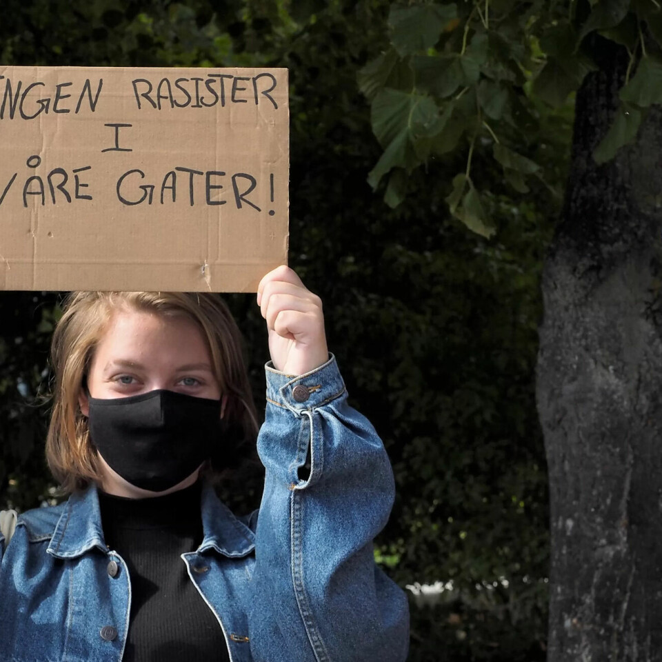 DEMONSTRERTE: Fra venstre, studentene Aarabi Manojkumar (23), Ayla Green (21) og Simon Kartevold Pettitt (22). DEMONSTRERTE: Fra venstre, studentene Aarabi Manojkumar (23), Ayla Green (21) og Simon Kartevold Pettitt (22).
