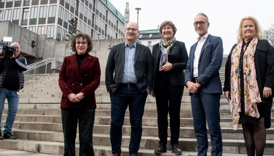 Tonje Leborg Akademikerne Kommune, Steffen Handal Unio, Mette Nord LO Kommune og Fagforbundet, Tor Arne Gangsø KS og Lizzie Ruud Thorkildsen YS Kommune (fra v til h) har dagen i dag på å bli enige eller om forhandlingene for de ansatte i kommunene endre i brudd. Tonje Leborg Akademikerne Kommune, Steffen Handal Unio, Mette Nord LO Kommune og Fagforbundet, Tor Arne Gangsø KS og Lizzie Ruud Thorkildsen YS Kommune (fra v til h) har dagen i dag på å bli enige eller om forhandlingene for de ansatte i kommunene endre i brudd.