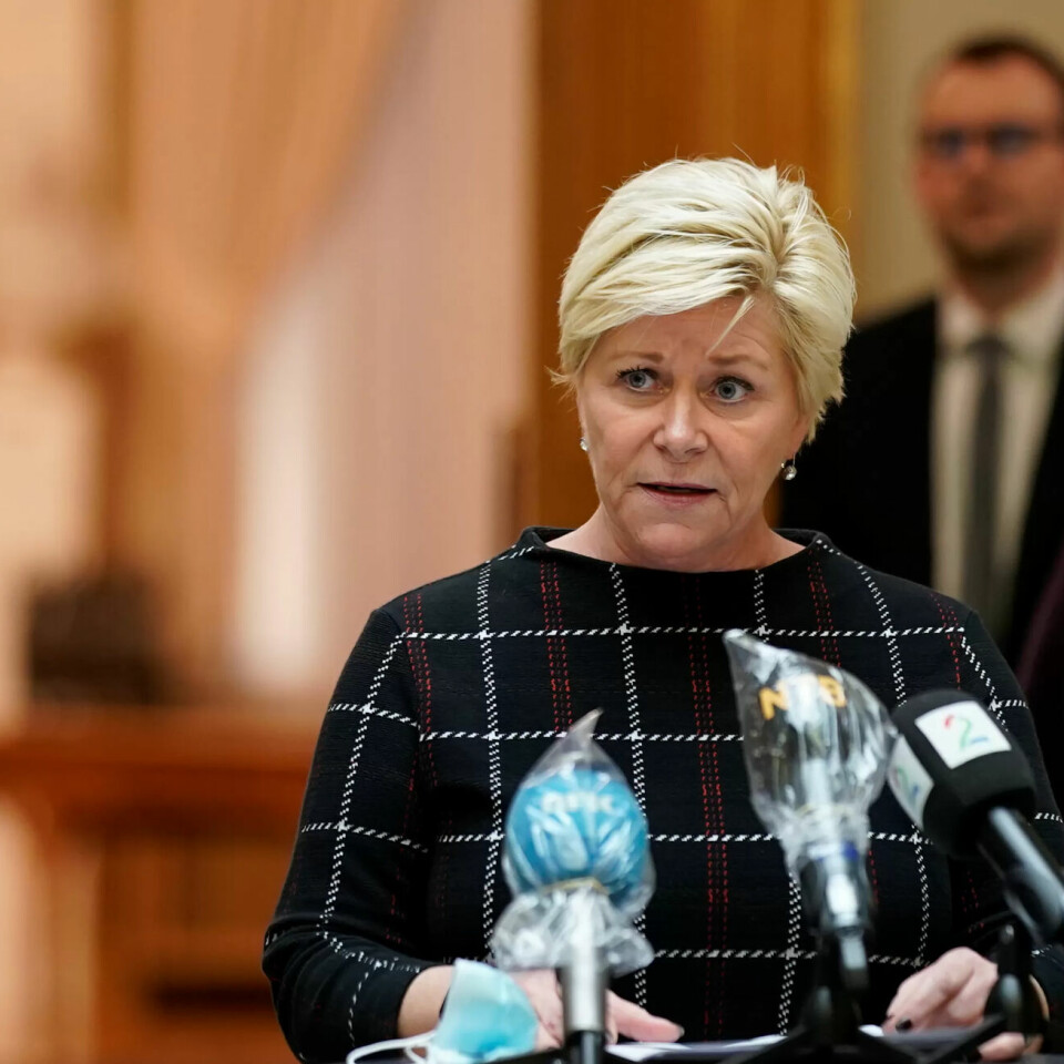 Siv Jensen og Frp har forhandlet med regjeringen om et nytt statsbudsjett. Tirsdag ble de enige. Siv Jensen og Frp har forhandlet med regjeringen om et nytt statsbudsjett. Tirsdag ble de enige.