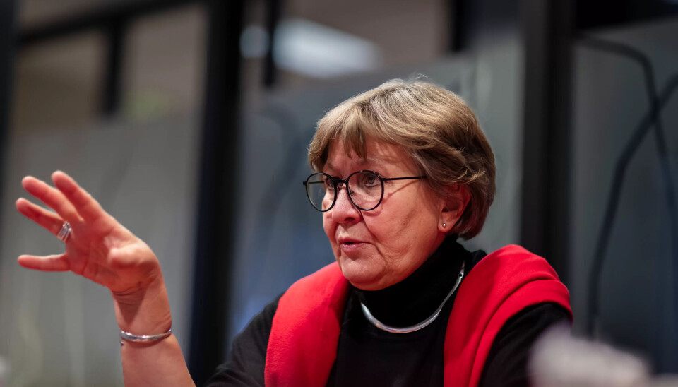 REIN BLØFF: Mette Nord har ingen tro på løftene om at lønn og pensjon ikke vil bli rammet ved konkurranseutsetting. - Hvordan? Det vet selv at det ikke går, sier hun. REIN BLØFF: Mette Nord har ingen tro på løftene om at lønn og pensjon ikke vil bli rammet ved konkurranseutsetting. - Hvordan? Det vet selv at det ikke går, sier hun.
