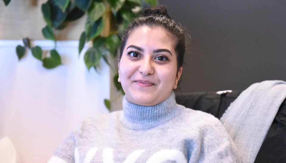 Både kunder og taxisjåfører skal få best mulig service når Helai Sahil er på jobb ved kundesenteret til Norgestaxi AS. Både kunder og taxisjåfører skal få best mulig service når Helai Sahil er på jobb ved kundesenteret til Norgestaxi AS.