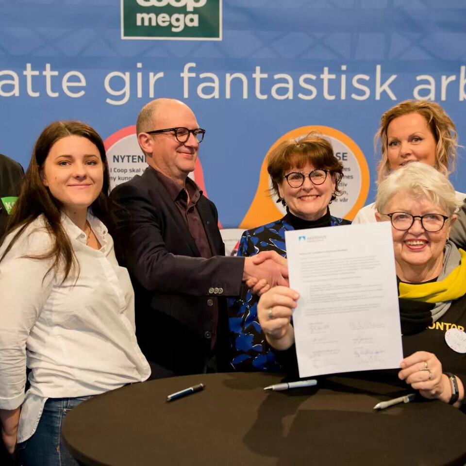 GARANTERER LÆREPLASS:(Fv.) Tom andersen, Frode Andersen, Victoria Linckert-Nielsen, Charles Galaasen, Åshild Egeland, May-Britt Christensen, Quivin Nilsen og John Arve Eide. GARANTERER LÆREPLASS:(Fv.) Tom andersen, Frode Andersen, Victoria Linckert-Nielsen, Charles Galaasen, Åshild Egeland, May-Britt Christensen, Quivin Nilsen og John Arve Eide.