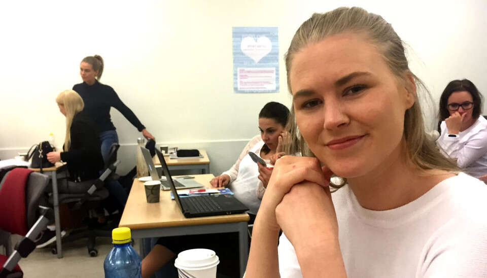 HOPPENDE GLAD: - Jeg hoppet av glede da jeg fikk vite at jeg kunne begynne på sykepleierstudiet, sier Charlotte Olsvik. HOPPENDE GLAD: - Jeg hoppet av glede da jeg fikk vite at jeg kunne begynne på sykepleierstudiet, sier Charlotte Olsvik.
