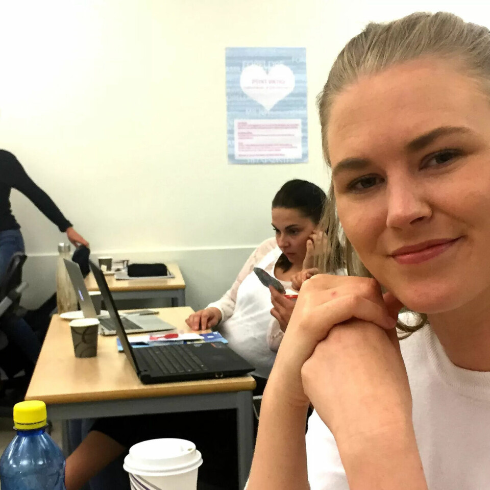 HOPPENDE GLAD: - Jeg hoppet av glede da jeg fikk vite at jeg kunne begynne på sykepleierstudiet, sier Charlotte Olsvik. HOPPENDE GLAD: - Jeg hoppet av glede da jeg fikk vite at jeg kunne begynne på sykepleierstudiet, sier Charlotte Olsvik.