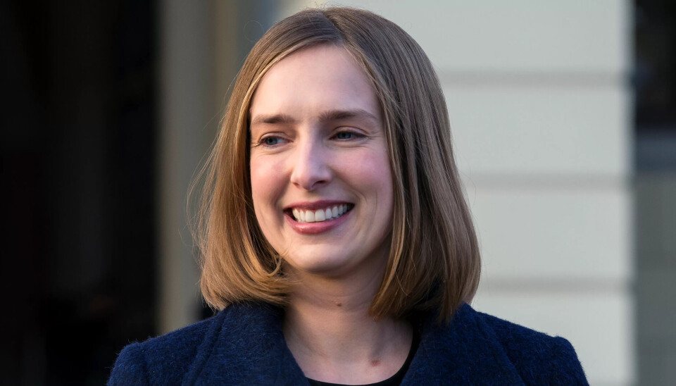 Næringsminister Iselin Nybø (V) må svare om Investinors deltakelse i appen til Vaskehjelp.no. Næringsminister Iselin Nybø (V) må svare om Investinors deltakelse i appen til Vaskehjelp.no.