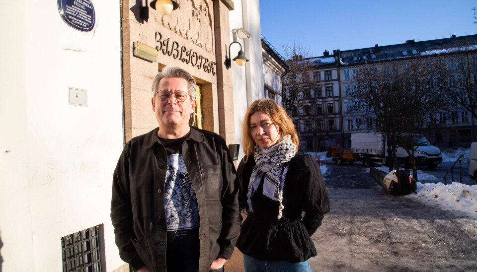 ARBEIDSMILJØ: Paal Bjelke Andersen og Jenny Dellegård mener rasistgrupper ikke har noen plass på biblioteket. ARBEIDSMILJØ: Paal Bjelke Andersen og Jenny Dellegård mener rasistgrupper ikke har noen plass på biblioteket.