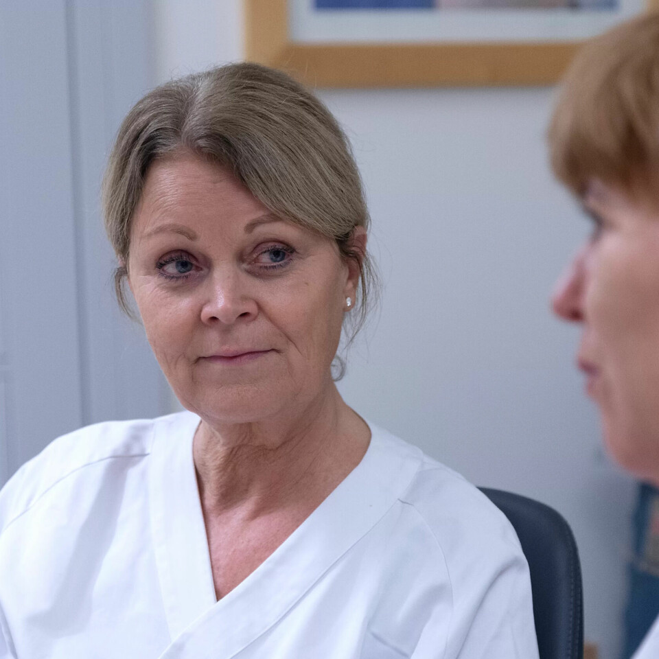 MER ÅPENHET: – Blir du alvorlig syk når du er noen og åtti, hva tenker du videre for livet ditt da, spør Kristin Epland på akuttmottaket i Arendal. MER ÅPENHET: – Blir du alvorlig syk når du er noen og åtti, hva tenker du videre for livet ditt da, spør Kristin Epland på akuttmottaket i Arendal.