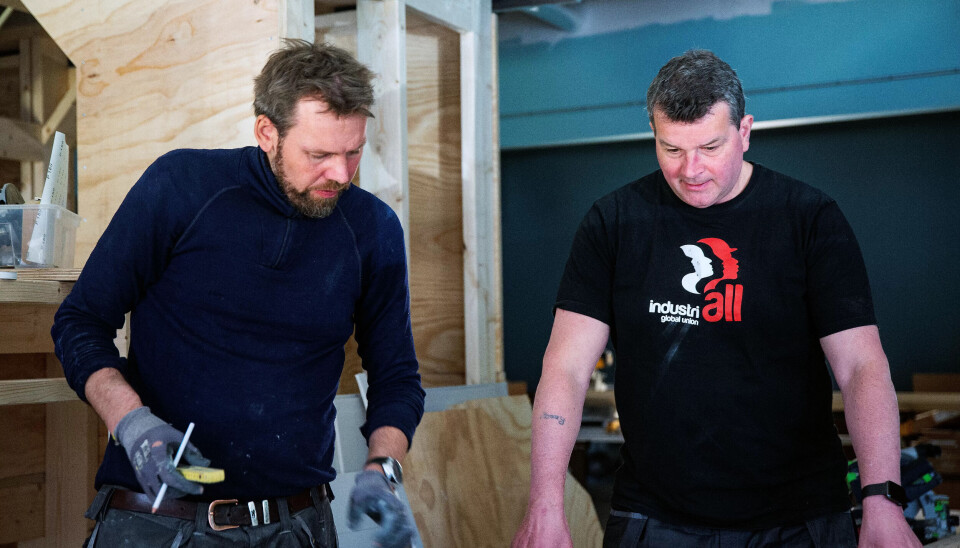LO-leder Hans-Christian Gabrielsen sammen med administrerende direktør Eivind Andersen i Oslo Håndverk & Industriforening. LO-leder Hans-Christian Gabrielsen sammen med administrerende direktør Eivind Andersen i Oslo Håndverk & Industriforening.