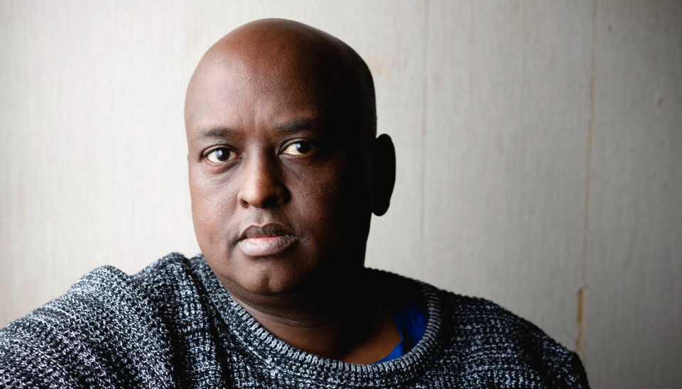 Renholderen Ali lærte seg å snu motgangen til sin styrke: – Jeg har ikke latt protesen min være en hindring og jobber hundre prosent