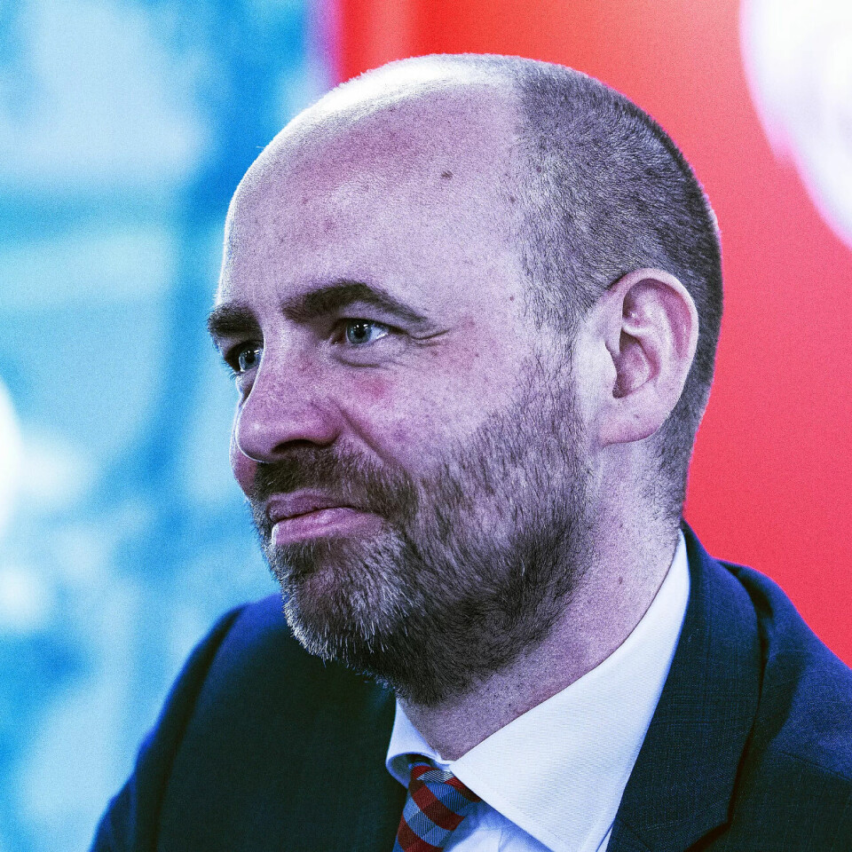 Arild Grande krever svar fra næringsminister Iselin Nybø (V) om Investinors deltakelse i appen til Vaskehjelp.no- Arild Grande krever svar fra næringsminister Iselin Nybø (V) om Investinors deltakelse i appen til Vaskehjelp.no-