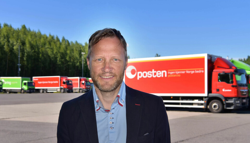Postens pressesjef Kenneth Pettersen sier de ikke vet når deres nye Tesla-semitrailere vil leveres. Postens pressesjef Kenneth Pettersen sier de ikke vet når deres nye Tesla-semitrailere vil leveres.