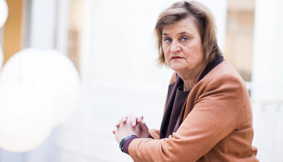 VIL SPØRRE: Elin Ørjasæter sier hun oppforder alle som går til skjønnhetssalonger å spørre om hvordan arbeidsforholdene er: – Hør med de som jobber der om de er klar over at det nå finst en salong med tariff, og om de kjenner rettighetene sine. VIL SPØRRE: Elin Ørjasæter sier hun oppforder alle som går til skjønnhetssalonger å spørre om hvordan arbeidsforholdene er: – Hør med de som jobber der om de er klar over at det nå finst en salong med tariff, og om de kjenner rettighetene sine.