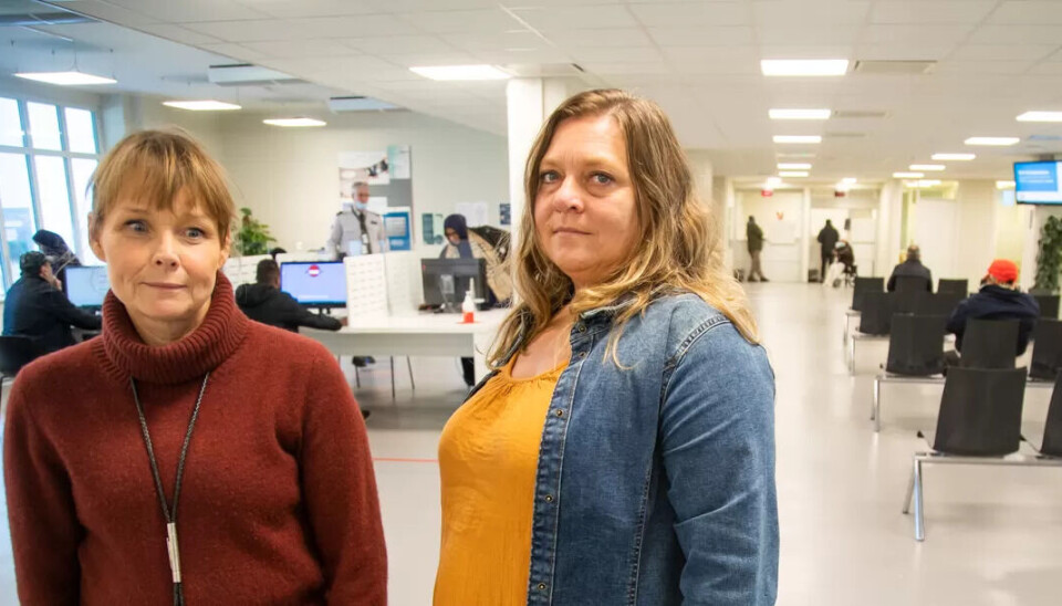 GOD PLASS: – Vi er redd minimumsnormen for sikkerhet på Nav-kontorer ikke blir ivaretatt med et så lite publikumsmottak som det er foreslått, sier Janne Håkonsen (t.h) og Alice Sletbak, som er tillitsvalgte for Fagforbundet og FO ved Nav Sagene i Oslo. Dagens publikumsareal er romslig. GOD PLASS: – Vi er redd minimumsnormen for sikkerhet på Nav-kontorer ikke blir ivaretatt med et så lite publikumsmottak som det er foreslått, sier Janne Håkonsen (t.h) og Alice Sletbak, som er tillitsvalgte for Fagforbundet og FO ved Nav Sagene i Oslo. Dagens publikumsareal er romslig.