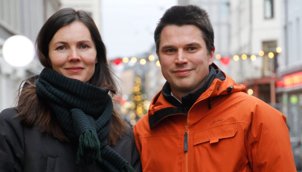 DATTEREN GRUET SEG: Elin og Anders Skrede sier de har opplevd at datteren gråt og ikke ville i barnehagen, fordi hun gruet seg: -Etter vi byttet barnehage sprang hun leende inn for å gi de ansatte en klem. DATTEREN GRUET SEG: Elin og Anders Skrede sier de har opplevd at datteren gråt og ikke ville i barnehagen, fordi hun gruet seg: -Etter vi byttet barnehage sprang hun leende inn for å gi de ansatte en klem.