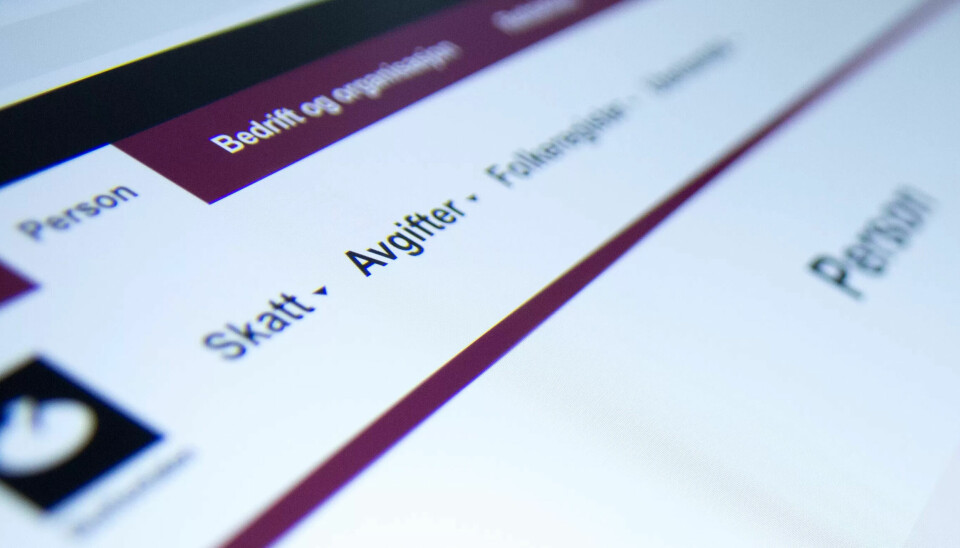 I ti år betalte den kvinnelige asylsøkeren skatt av lønna hun fikk som renholder. Men fordi hun ikke er medlem av folketrygden, har hun ikke krav på pensjon. I ti år betalte den kvinnelige asylsøkeren skatt av lønna hun fikk som renholder. Men fordi hun ikke er medlem av folketrygden, har hun ikke krav på pensjon.