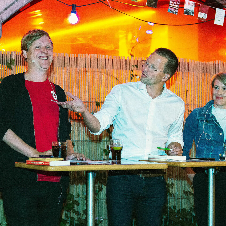 DEBATT: Paneldebatt mellom politikere, ledet av Trygve Svensson (i midten). DEBATT: Paneldebatt mellom politikere, ledet av Trygve Svensson (i midten).