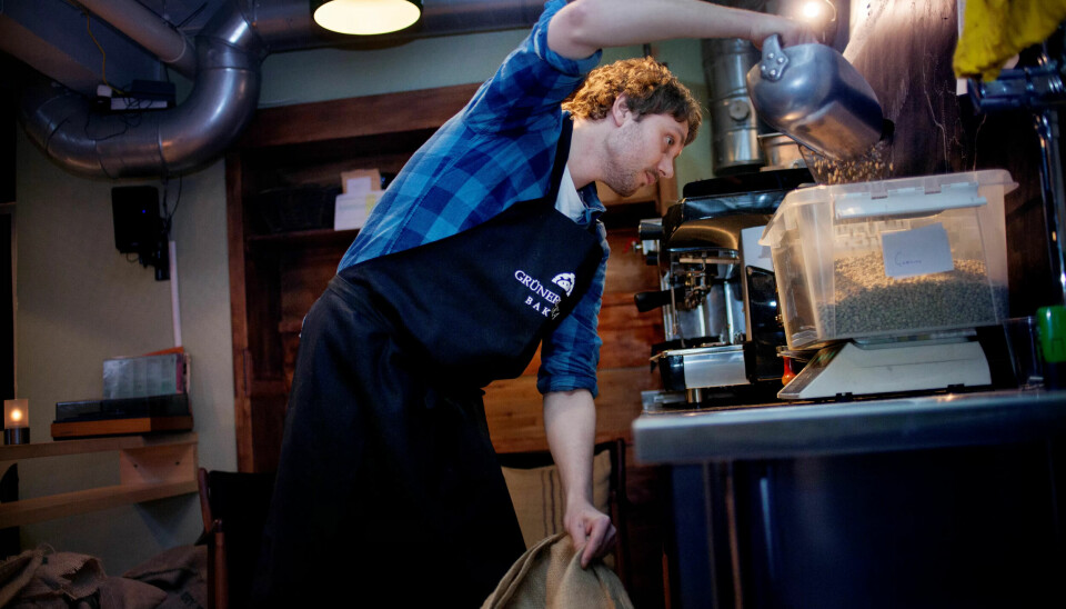 BRENNENDE ENGASJEMENT: Håvard Blisten har fått deltidsjobb som kaffebrenner og ny selvtillitt. Han drømmer om å starte en egen kaffebar en gang i framtida. BRENNENDE ENGASJEMENT: Håvard Blisten har fått deltidsjobb som kaffebrenner og ny selvtillitt. Han drømmer om å starte en egen kaffebar en gang i framtida.