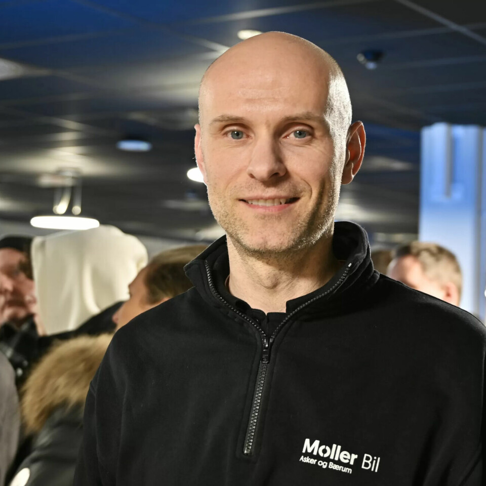 TRENGER FOLK: – Behovet er stort, vi trenger flinke folk og vi trenger flere folk, sier Alf Kåre Landstad i Møller Bil Asker og Bærum. TRENGER FOLK: – Behovet er stort, vi trenger flinke folk og vi trenger flere folk, sier Alf Kåre Landstad i Møller Bil Asker og Bærum.