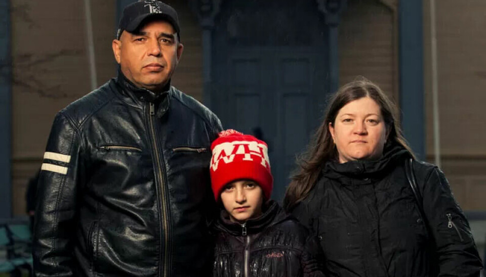 USIKKER JUL I MØTE: Maria Gazul, Yalda og Abdul Bahadori må stålsette seg til nok en runde i retten. UNE vil ha rettslig prøvd om de kan ha løyet om identitet i andre land enn Norge. USIKKER JUL I MØTE: Maria Gazul, Yalda og Abdul Bahadori må stålsette seg til nok en runde i retten. UNE vil ha rettslig prøvd om de kan ha løyet om identitet i andre land enn Norge.