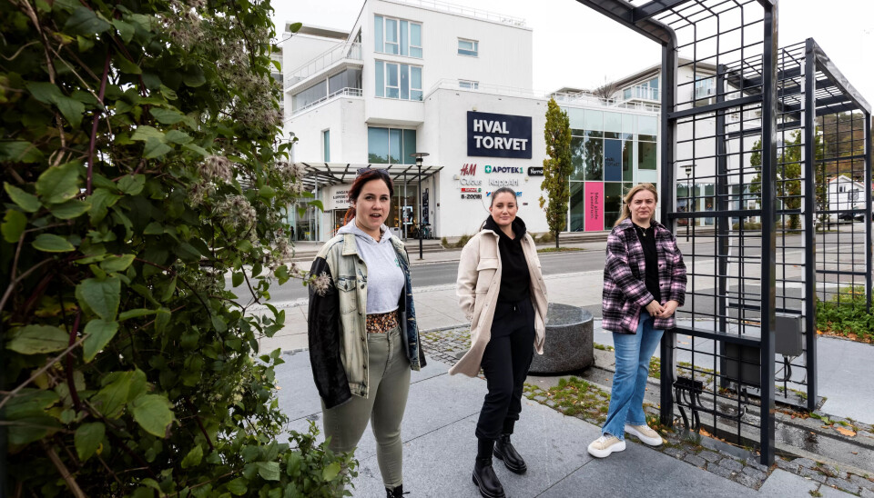 SOM ET HJEM: Anja Bagås, Merete Solheim og Karoline Skaflestad forlater Hval-senteret etter mange år bak frisørstolene der. SOM ET HJEM: Anja Bagås, Merete Solheim og Karoline Skaflestad forlater Hval-senteret etter mange år bak frisørstolene der.