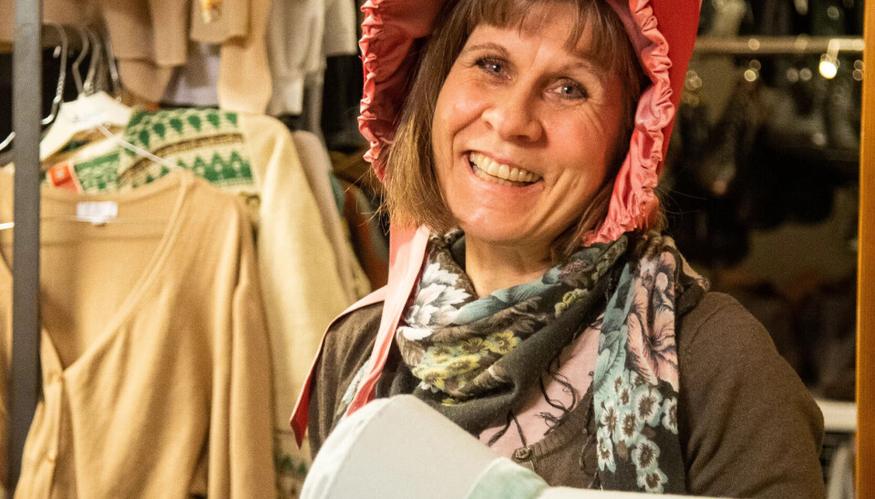 DAMEHATTER: En modist er spesialist på damehatter. På Trøndelag Teater er det Lintho som lager alle nye hatter. DAMEHATTER: En modist er spesialist på damehatter. På Trøndelag Teater er det Lintho som lager alle nye hatter.