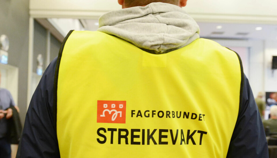 Dersom partene i Oslo ikke blir enige innen midnatt kan de ansatte i hovedstaden være i streik fra torsdag morgen. Dersom partene i Oslo ikke blir enige innen midnatt kan de ansatte i hovedstaden være i streik fra torsdag morgen.