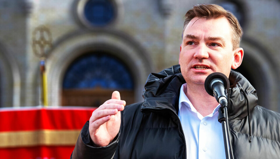 -Freda: Henrik Asheim er første nestleiar i Høgre og seier at vedtaket i helga betyr at partiet har freda sjukeløna dei neste fire åra. -Freda: Henrik Asheim er første nestleiar i Høgre og seier at vedtaket i helga betyr at partiet har freda sjukeløna dei neste fire åra.