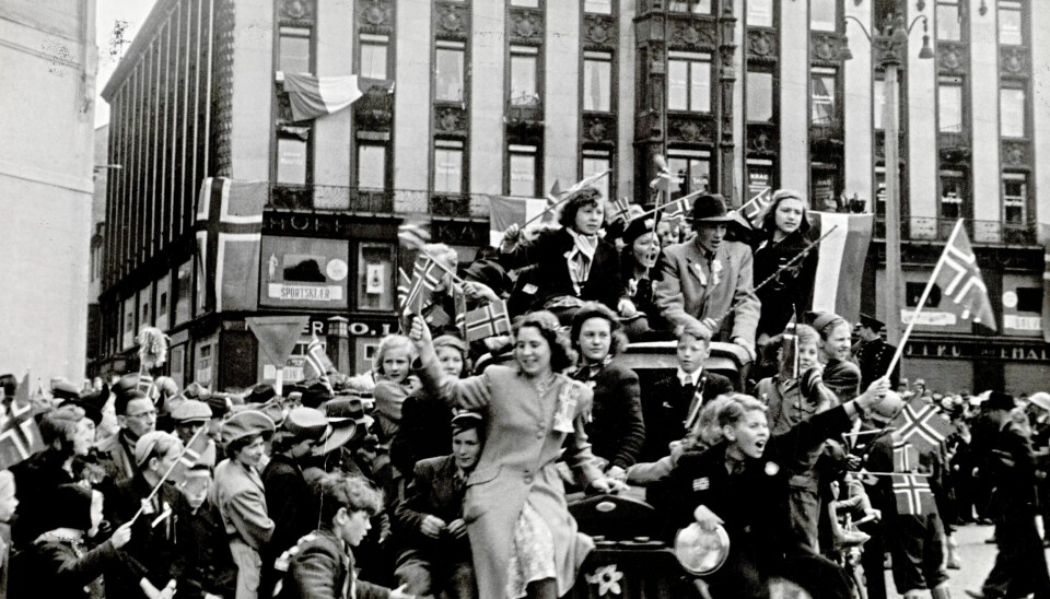 Folk i Oslo feirer frigjøringen 8.mai. Folk i Oslo feirer frigjøringen 8.mai.