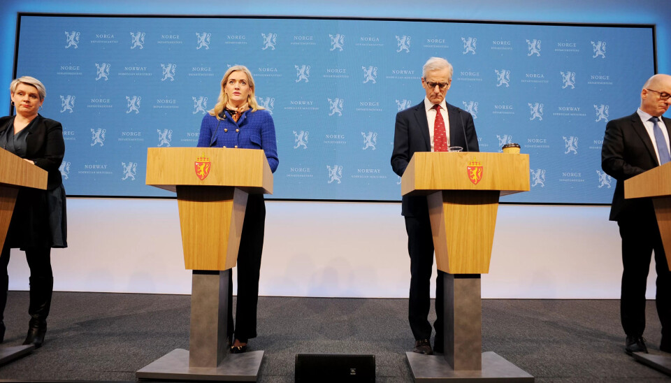 F.v. Arbeids- og inkludreignsminsiter Marte Mjøs Persen, justis- og beredskapsminister Emilie Enger Mehl, statsminister Jonas Gahr støre og forsvaresminister Odd Roger Enoksen. F.v. Arbeids- og inkludreignsminsiter Marte Mjøs Persen, justis- og beredskapsminister Emilie Enger Mehl, statsminister Jonas Gahr støre og forsvaresminister Odd Roger Enoksen.