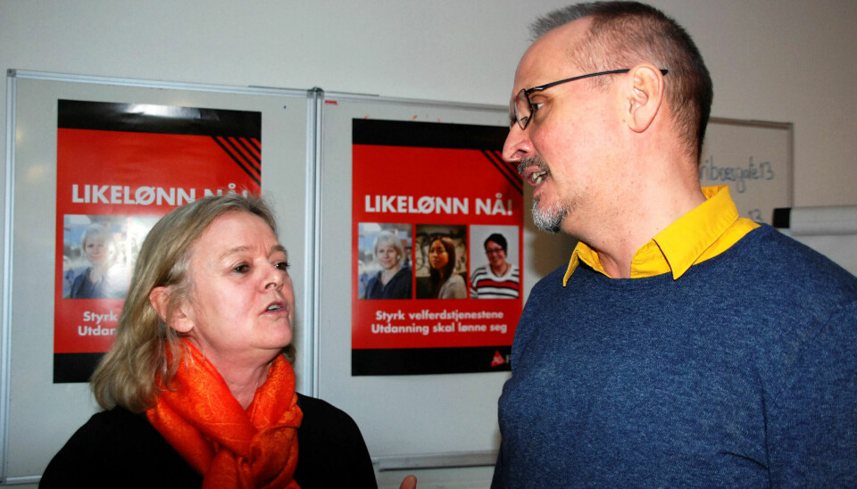 SAMME MÅL: Seniorrådgiver Claus Jervell vil gjerne hjelpe FO-leder Mimmi Kvisvik og alle andre tillitsvalgte i kampen for likelønn. SAMME MÅL: Seniorrådgiver Claus Jervell vil gjerne hjelpe FO-leder Mimmi Kvisvik og alle andre tillitsvalgte i kampen for likelønn.