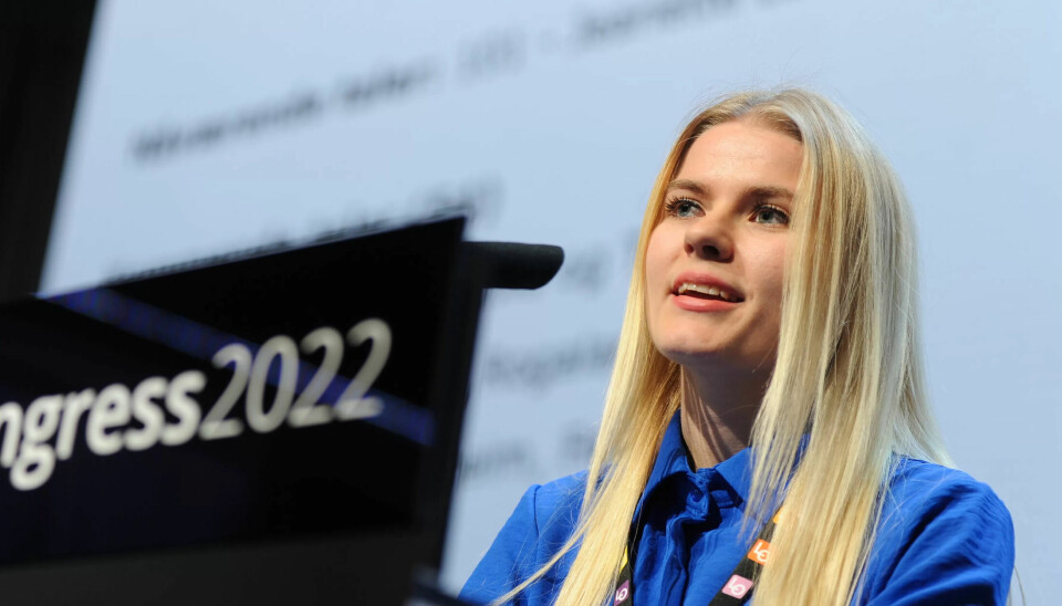 Jeanette Lea Romslo fra Fagforbundet Ung (24) er en av ti delegater under 30 år på LO Kongressen. Hun mener organisasjonen må tørre å gi de unge mer plass. Jeanette Lea Romslo fra Fagforbundet Ung (24) er en av ti delegater under 30 år på LO Kongressen. Hun mener organisasjonen må tørre å gi de unge mer plass.