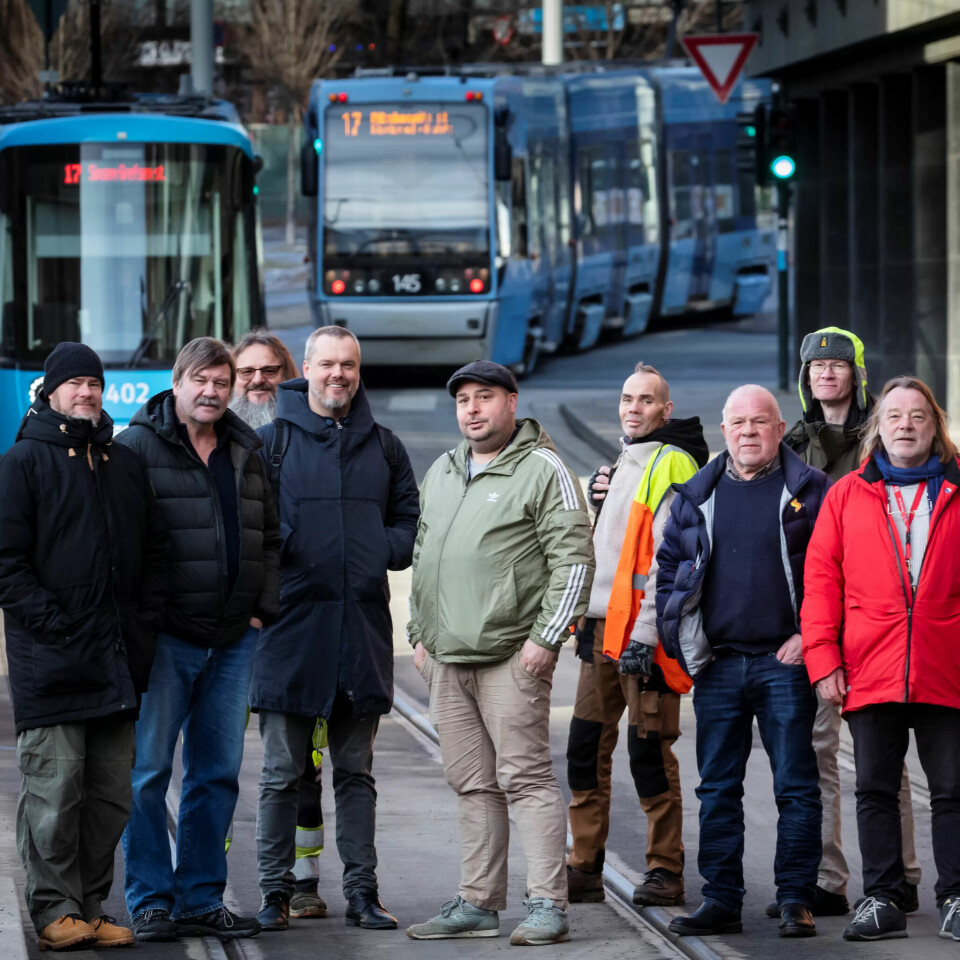 LAGET TRIKK: Geirr Cranner, HVO, Erling Dokken, leder personal og ledelsesklubben, Raymond Lorentzen, plasstillitsvalgt infrastruktur, Sebastian Haugland, tillitsvalgt trikken, Thomas Stave, klubbleder trikken, Martin Langsveen, tillitsvalgt verksted Rune Aasen, tidligere leder OSA, ,Harald Jeppesen, klubbleder verksted, Ola Floberg, leder OSA. LAGET TRIKK: Geirr Cranner, HVO, Erling Dokken, leder personal og ledelsesklubben, Raymond Lorentzen, plasstillitsvalgt infrastruktur, Sebastian Haugland, tillitsvalgt trikken, Thomas Stave, klubbleder trikken, Martin Langsveen, tillitsvalgt verksted Rune Aasen, tidligere leder OSA, ,Harald Jeppesen, klubbleder verksted, Ola Floberg, leder OSA.