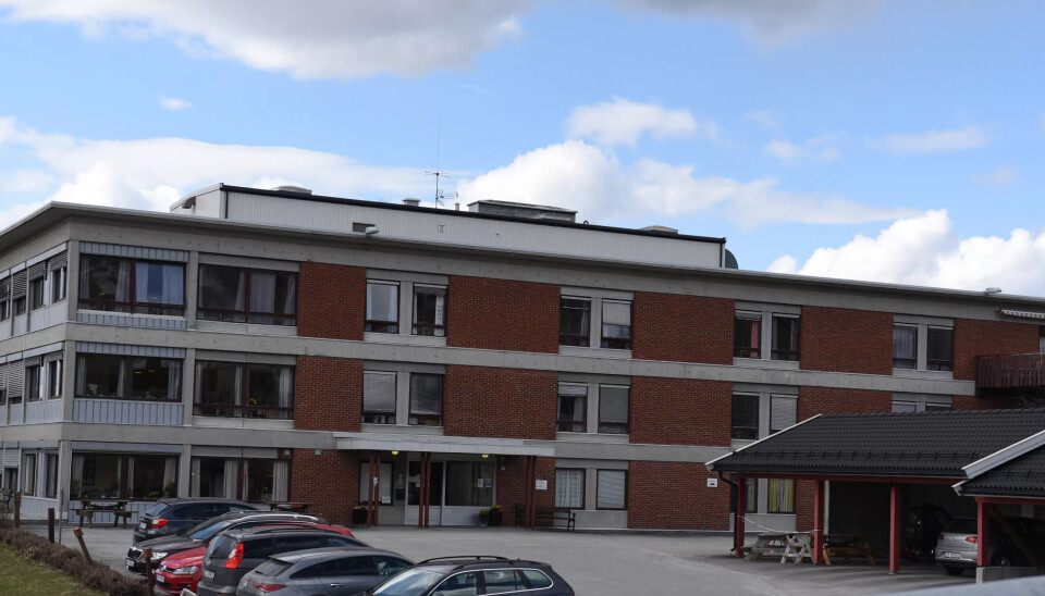 ADVARSEL: Kvinnen som ble avskjediget fra Skjervum helse- og omsorgssenter har fått en advarsel fra Helsetilsynet. Advarselen er klaget inn av kvinnen og hennes advokat. ADVARSEL: Kvinnen som ble avskjediget fra Skjervum helse- og omsorgssenter har fått en advarsel fra Helsetilsynet. Advarselen er klaget inn av kvinnen og hennes advokat.